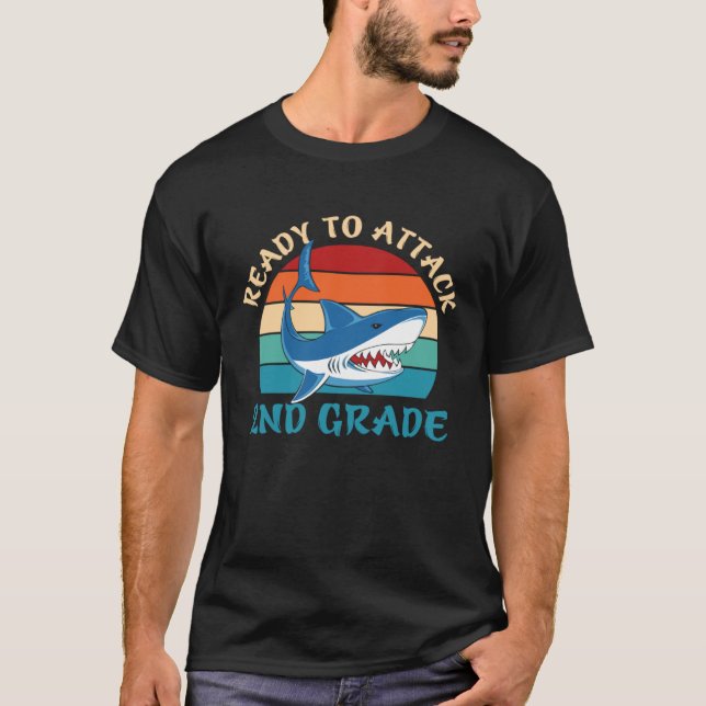 Redo att attackera andra Klass andra Klass-hajen T Shirt (Framsida)
