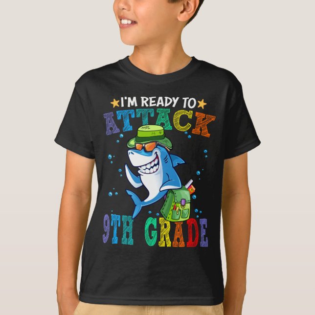 Redo för att attackera 9:e Klass-huvudskolan T Shirt (Framsida)