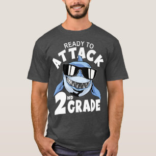 Redo för att attackera andra Klass-hajFörsta dagen T Shirt