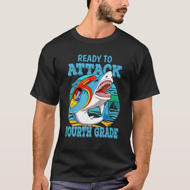 Redo för att attackera den fjärde hajen Klass Back T Shirt (Framsida)