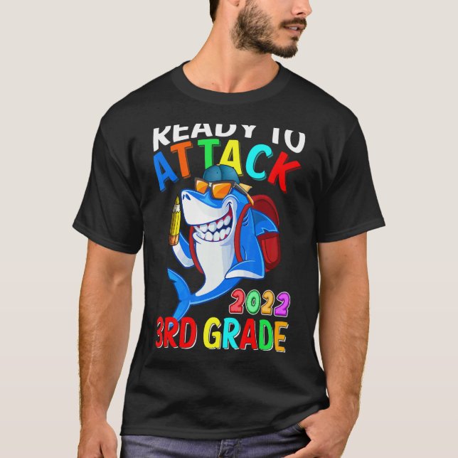 Redo för att attackera tredje Klass Shark Back to  T Shirt (Framsida)