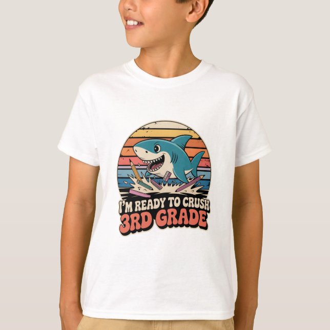 Redo till Crush 3rd Klass Retro Shark Stänk T Shirt (Framsida)