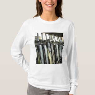 Redot för anfallgevärstativ på vapnen rack t-shirt