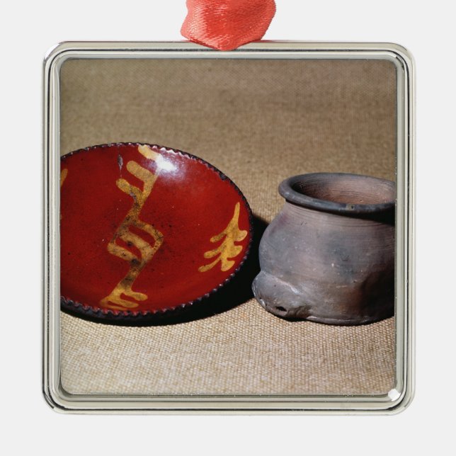 Redware kopp och maträtt, c.1780 julgransprydnad metall (Framsidan)