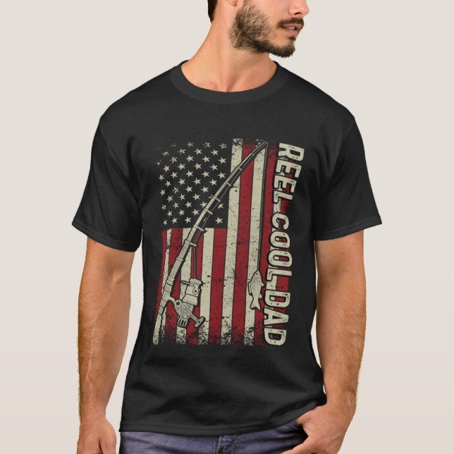 Reel Cool Dad American Flag Fishing Christmas T Shirt (Framsida)
