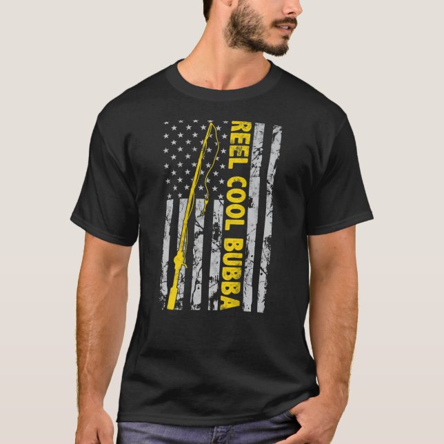 Reel Coola Bubba Fishing American Flagga Gift Fish T Shirt (Framsida)