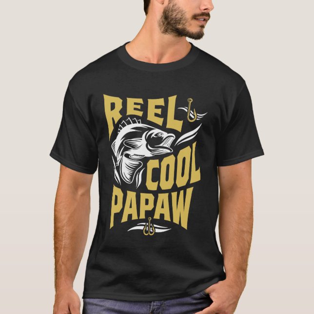Reel Coola Papaw | FARS DAG T Shirt (Framsida)