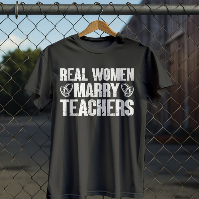Reella kvinnor, marylärare, finansrik Sarcastic Te T Shirt (Skapare uppladdad)