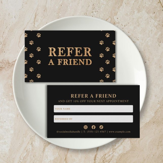 Refer A Friend Modern Luxury Pet Care Service  Rabattkort (modern luxury deep black golden paw pet care referral card)
