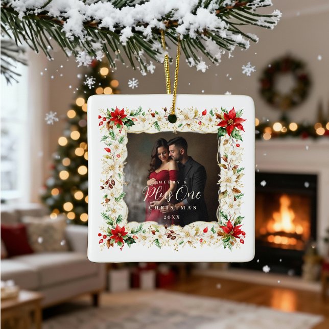 Refined Exquisite Floral Christmas Frame Holiday Julgransprydnad Keramik (Refined and Exquisite Floral Christmas Frame Holiday Ceramic Ornaments for Growing Families. Front.)