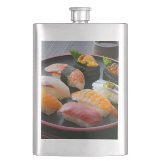 Refined Pour – Elegant Round Sushi Flask Fickplunta