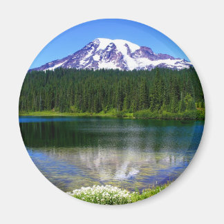 Reflection Sjö, Mount Rainier, WA, USA Magnet