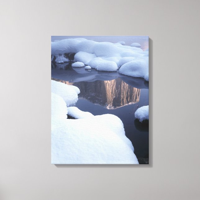 Reflektion av berget i floden canvastryck (Framsida)