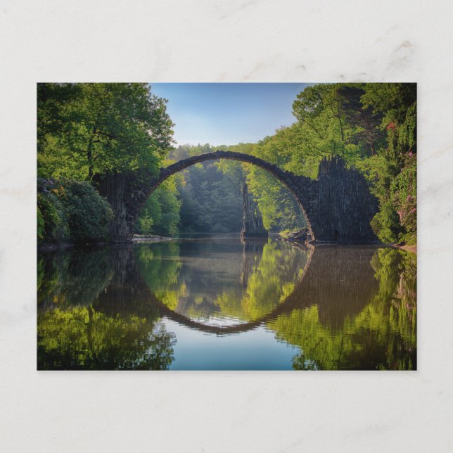 Reflektion av coola Arch Bridge Vykort (Framsida)
