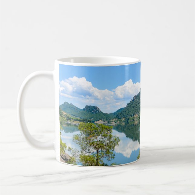Reflektion av det scena Sjö-berget Kaffemugg (Vänster)