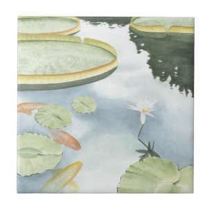 Reflektion av Koi Pond med fisk och lilier Kakelplatta