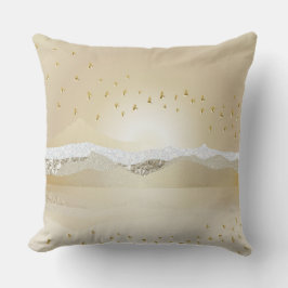 Reflektion av solnedgångssbergen i Vatten i guld   Kudde