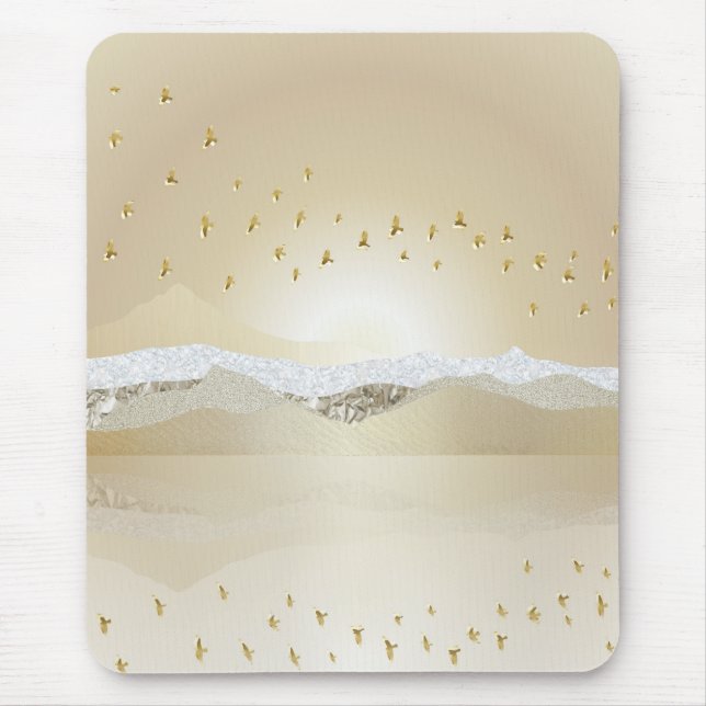 Reflektion av solnedgångssbergen i Vatten i guld Musmatta (Framsidan)