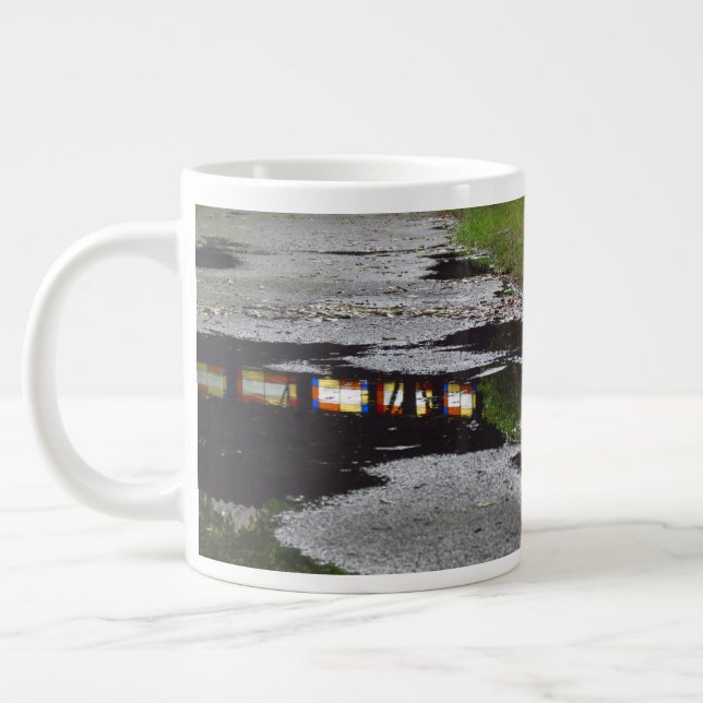 Reflektion i Tabernacle-fönstret - Martha's Vineya Jumbo Mugg (Vänster)