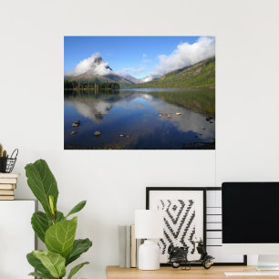 Reflektion vid Two Medicine Lake Poster