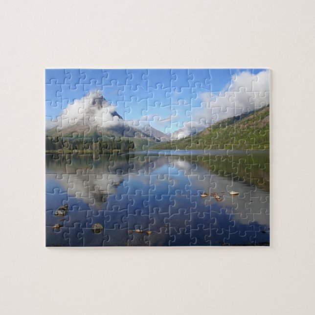Reflektion vid Two Medicine Lake Pussel (Horisontell)
