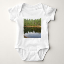 Reflektionen gräs Träd Sjö T Shirt