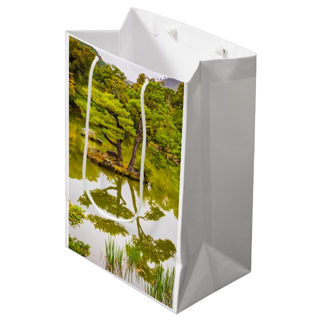 Reflektioner (Framsidan Vinklad)