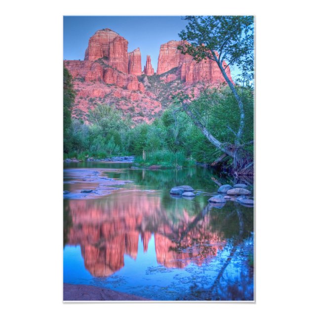 Reflektioner av Cathedral rock Sedona,Arizona Fototryck (Framsidan)