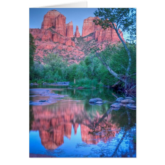 Reflektioner av Cathedral sten, Sedona, Arizona Hälsningskort (Framsidan)