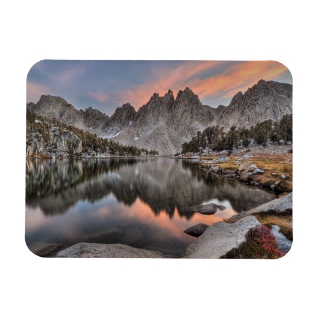 Reflektioner från Kearsarge Pinnacles-minnen Magnet (Horisontell)