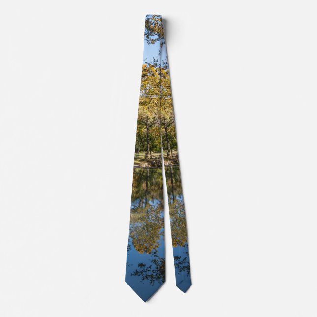 Reflektioner i Dogwood Bäck Neck Tie Slips (Framsida)