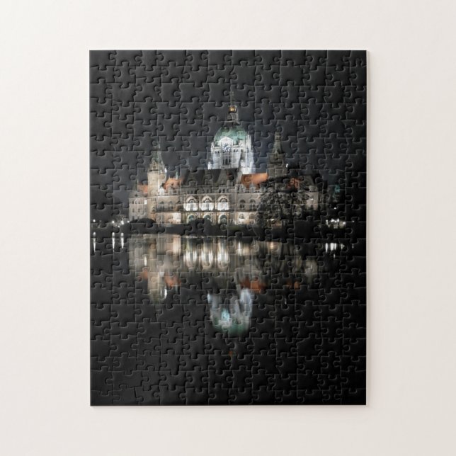 Reflektioner i natt i Hannover, Tyskland Pussel (Vertikal)