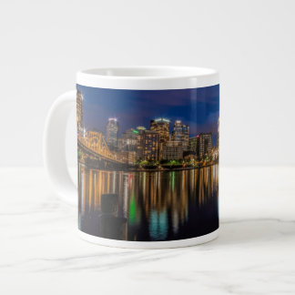 Reflektioner i Pittsburgh Jumbo Mugg