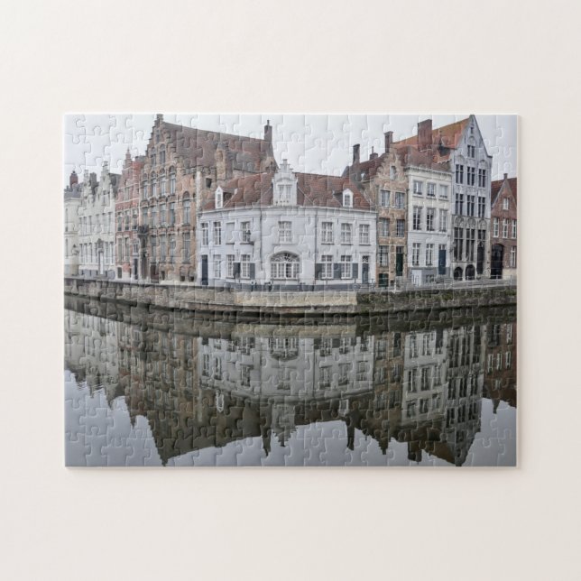 Reflektioner kring Byggnad i floden Vatten Pussel (Horisontell)