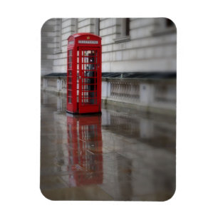 Reflektioner kring en röd Mobil box - London Magne Magnet