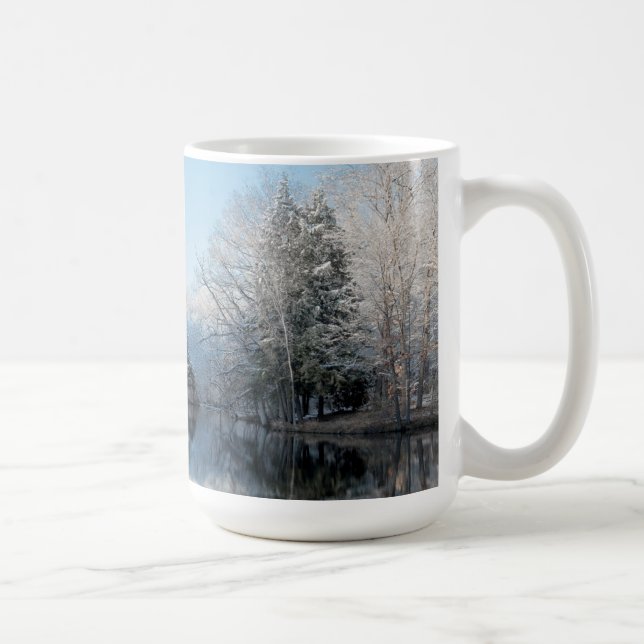 Reflektioner kring Snowy Winter Träd Sjö Kaffemugg (Höger)