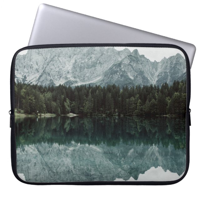 REFLEKTIONER OM TRÄD PÅ SJÖ LAPTOP FODRAL (Framsidan)