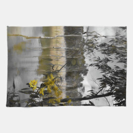 Reflektioner under Grått Himmel Kökshandduk