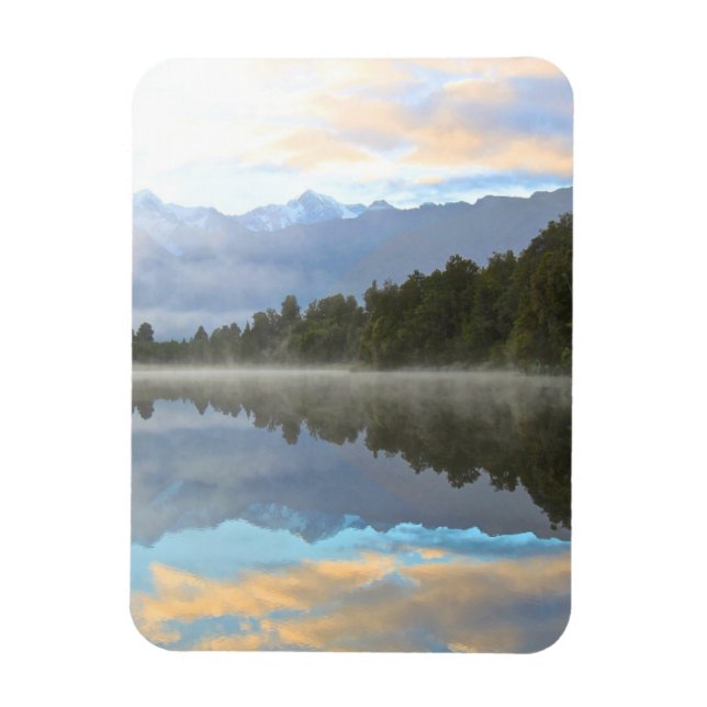 Reflektionstransfoto för Misty Sjö Träd Magnet (Vertikal)