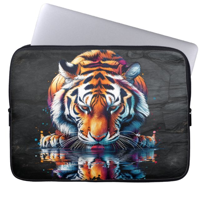 Reflexion av tiger som dricker vatten laptop fodral (Framsidan)