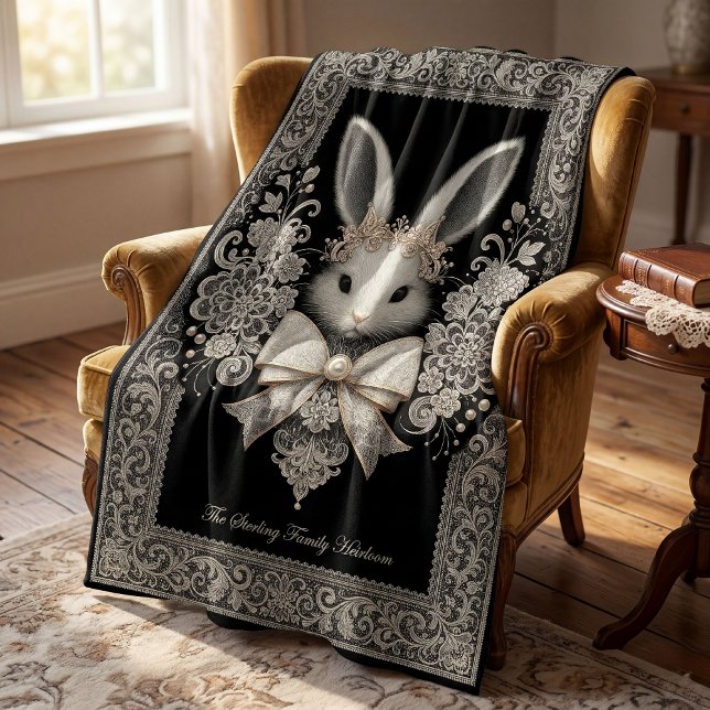 Regal Rabbit Heirloom Throw Blanket Filt (Skapare uppladdad)