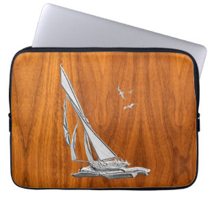 Regatta Sailboat på Teak Veneer Stil Laptop Sleeve
