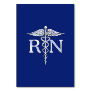 Registrerat Nurse RN Caduceus på marinblått Bordsnummer