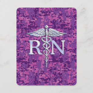Registrerat Nurse RN Caduceus på Rosa Camo Tilläggskort