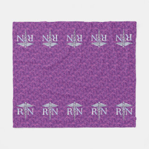 Registrerat Nurse Silver Caduceus Rosa Camouflage Fleecefilt