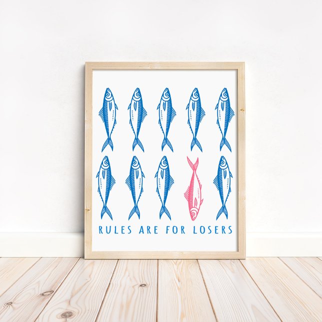 "Regler är för förlorare" Rolig Boho Coastal Väggk Poster ("Rules Are For Losers" Funny Boho Coastal Wall Art in a neutral wooden frame on the floor)