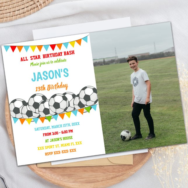 Regnbåge Flaggor - tävlingsdag Inbjudningar (Rainbow Flags Soccer Birthday Invitations w photo)