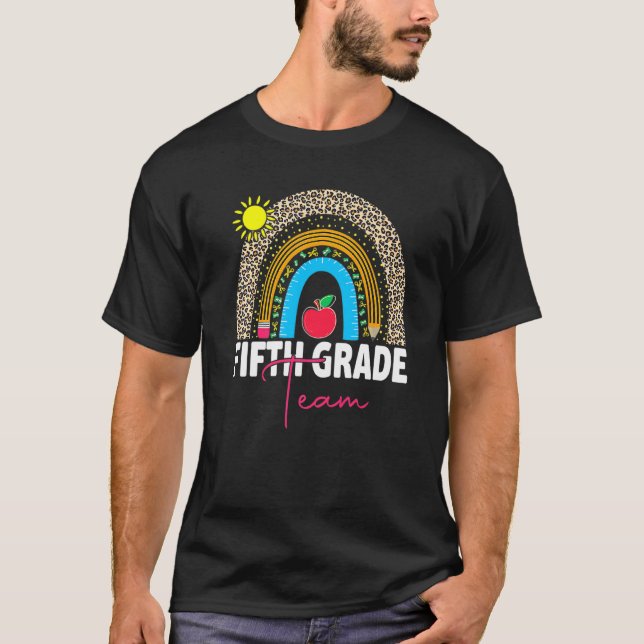 Regnbåge Hej Femte Klass-teamets lärare Kid T Shirt (Framsida)