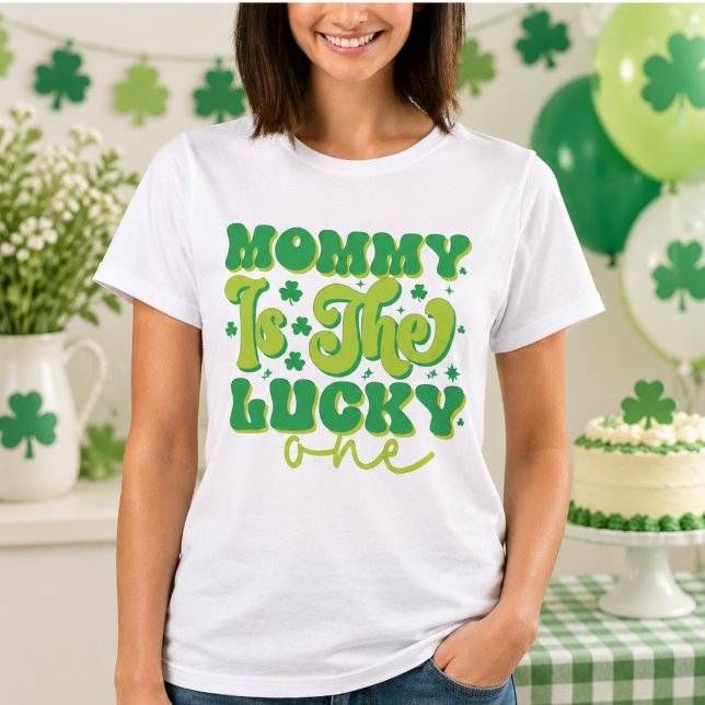 Regnbåge mammas Lucky One Första födelsedag  T Shirt (Rainbow mommy Lucky One First Birthday T-Shirt)