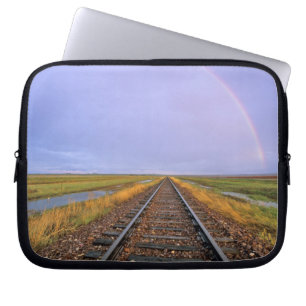 Regnbåge över järnvägsspår nära Fairfield Laptop Sleeve